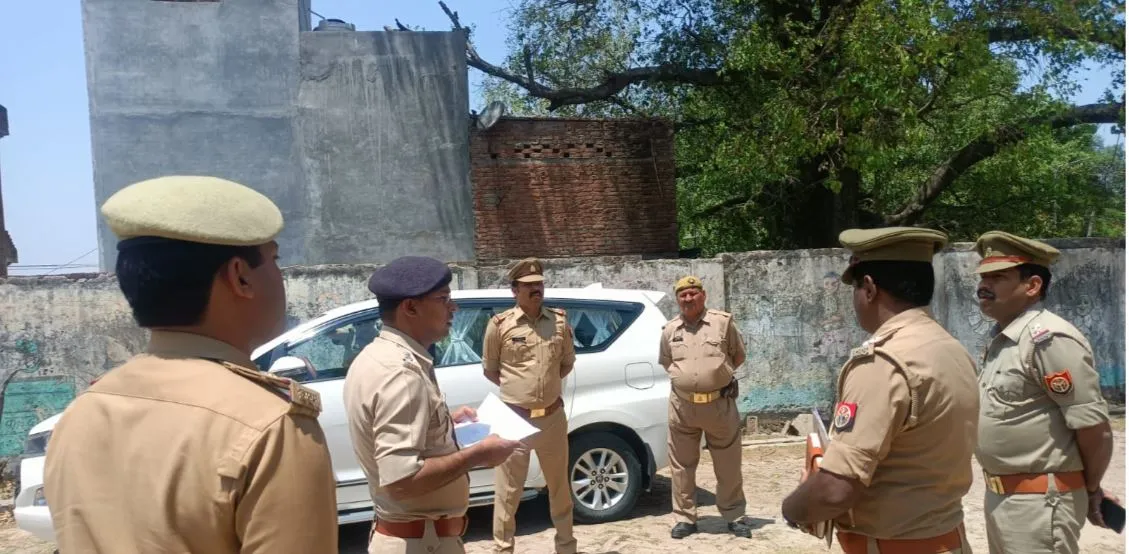 लखीमपुर खीरी: एसपी ने क्रिटिकल व वल्नरेबल मतदान केन्द्रों का निरीक्षण कर देखी व्यवस्थाएं 