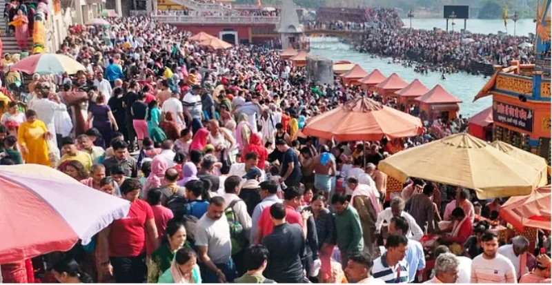 सोमवती अमावस्या पर हरिद्वार में उमड़ा आस्था का सैलाब