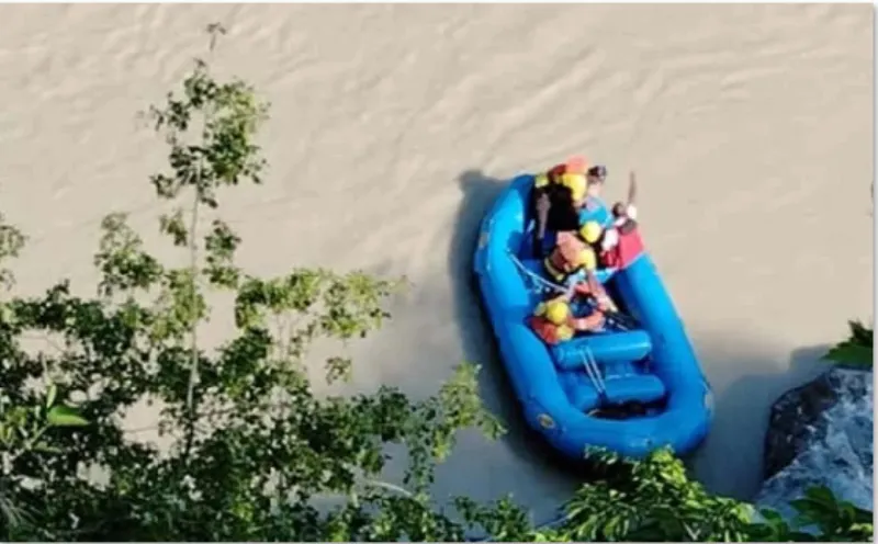 बनबसा: महिला ने लगाई शारदा नहर में छलांग, लापता