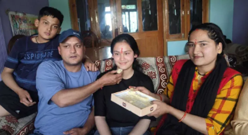 हल्द्वानी: प्रियांशी एयरफोर्स में पायलट बनकर भरना चाहती है उड़ान