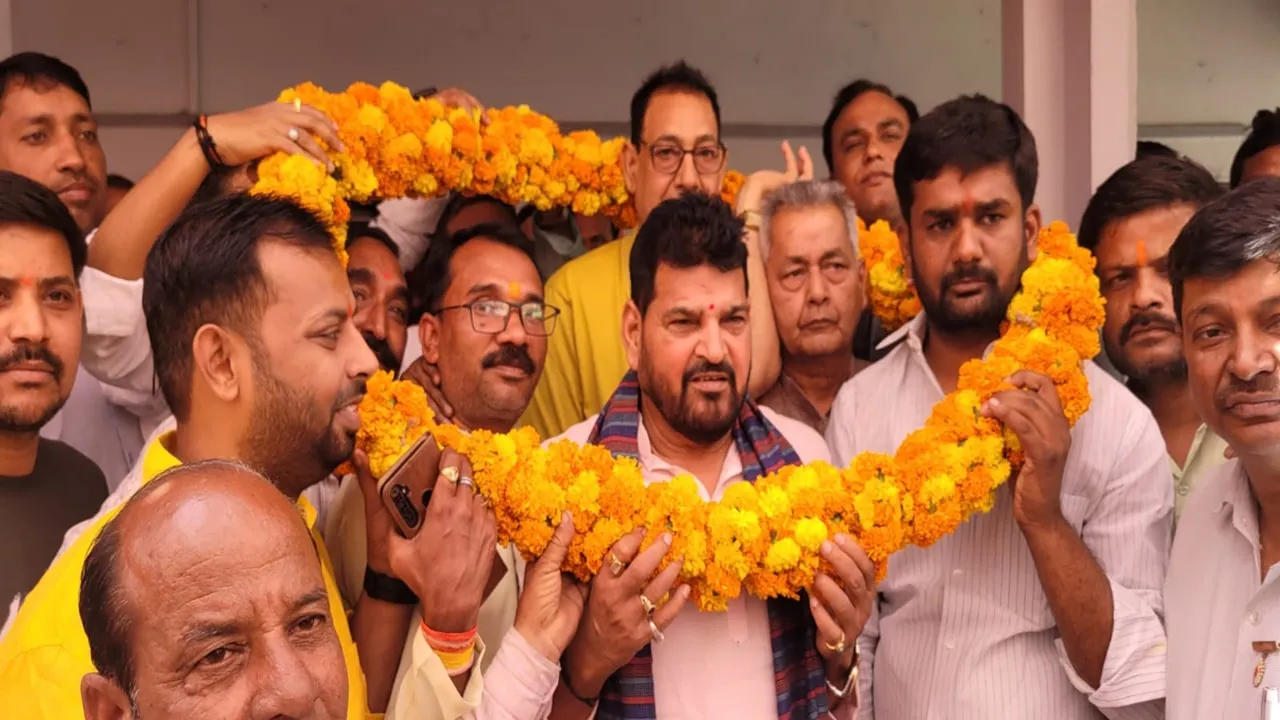 बहराइच: बैठक में बोले बृजभूषण सिंह- पार्टी और कार्यकर्ता हमारे साथ, जरूर मिलेगी सफलता