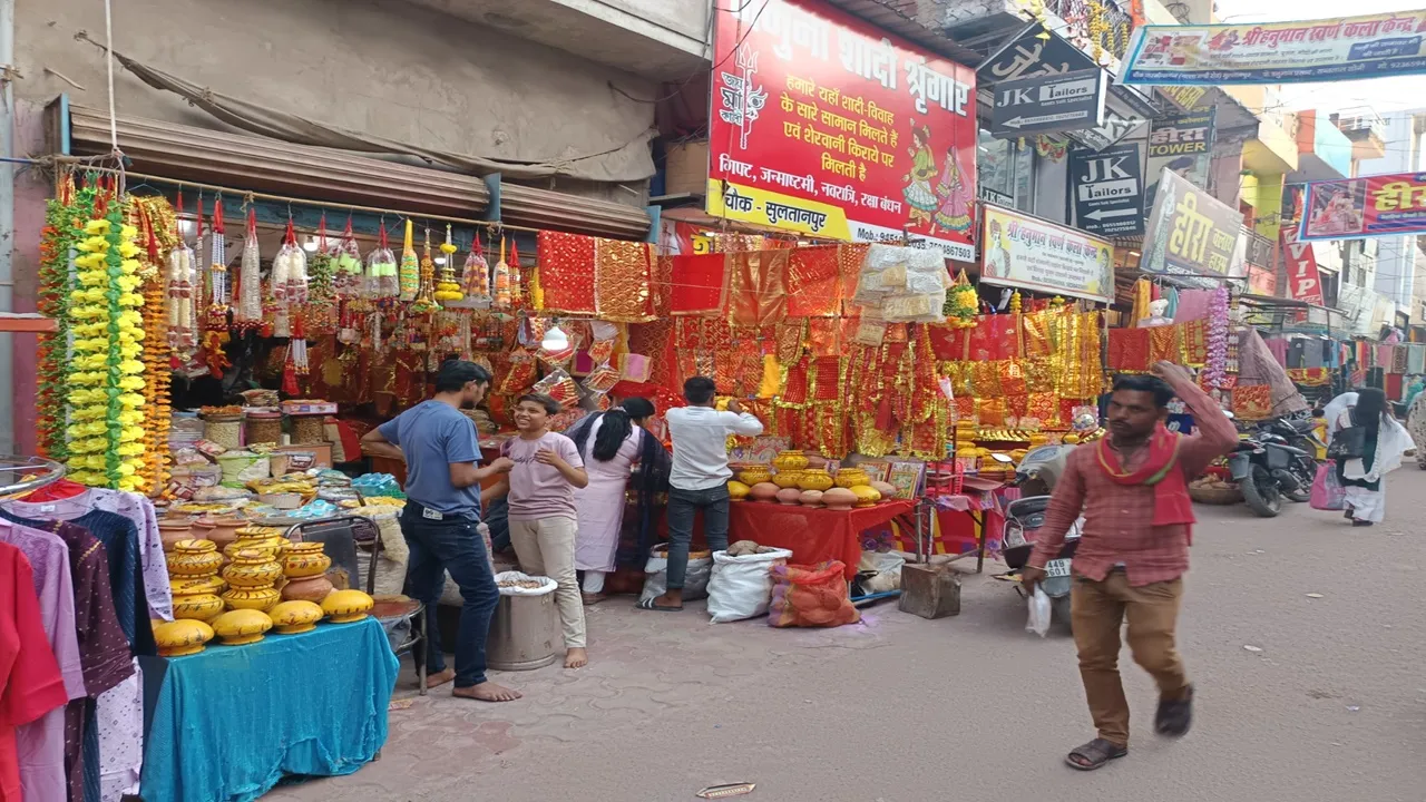 Chaitra Navratri 2024: कल घर-घर विराजेंगी माता रानी, बाजार में उमड़े खरीदार, इस उत्तम मुहूर्त में कलश स्थापना