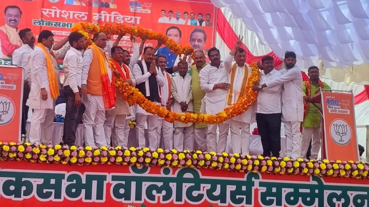 गोंडा में गरजे केशव मौर्य, कहा- सारे चोर इकट्ठा हो जाओ, छाती पीट कर चिल्लाओ, पर मोदी रुकने वाले नहीं 