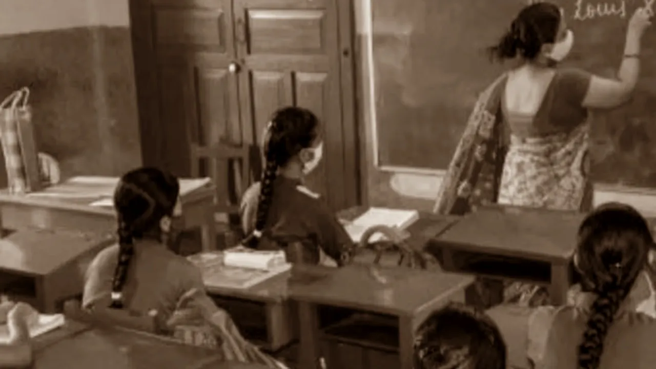 बीएसए साहब! सात साल से मनमानी कर रहीं शिक्षिका और शिक्षामित्र, प्रधानाध्यापक ने की शिकायत, मांगा गया जवाब