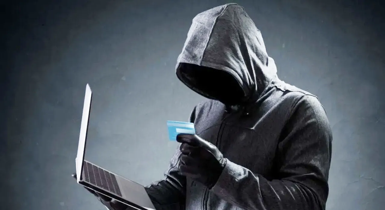 सुलतानपुर: बेटा दुष्कर्म में गिरफ्तार हो गया है... बचाना चाहती हैं तो खाते में भेज दें दो लाख 30 हजार..., मां ने पैसे भेजे और हो गया कांड!