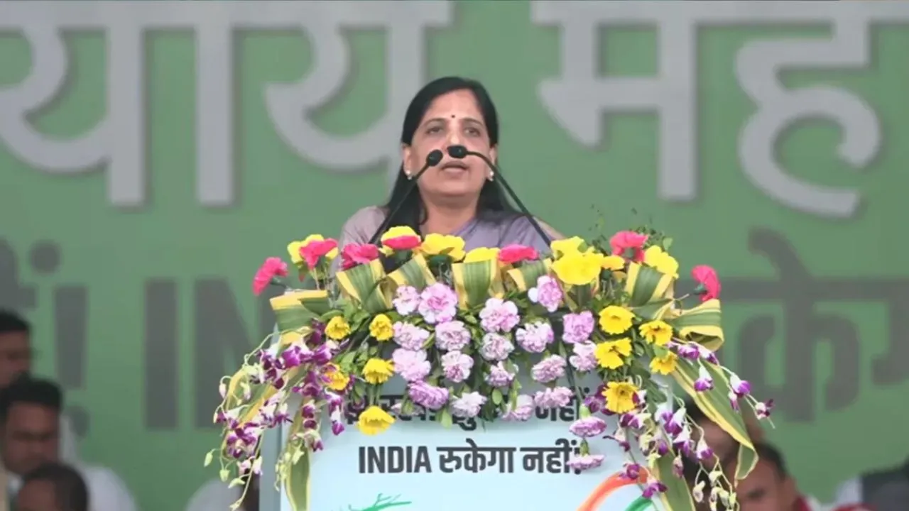 AAP के लोकसभा चुनाव-प्रचार अभियान में शामिल होंगी सुनीता केजरीवाल, सप्ताहांत में करेंगी रोड शो 