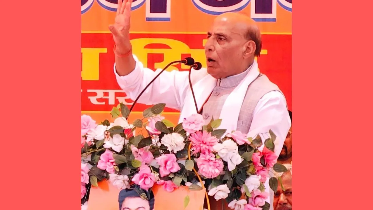लखीमपुर खीरी: 'कांग्रेस हो जाएगी विलुप्त, सपा होगी समाप्त पार्टी', विपक्ष पर जमकर बरसे राजनाथ
