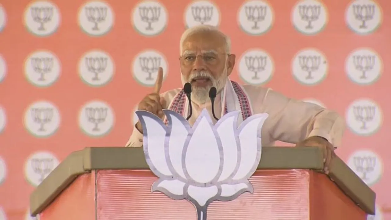 'पिछले दरवाजे से ओबीसी का हक छीनकर ‘अपने वोट बैंक’ को मजबूत करना चाहते हैं सपा, कांग्रेस', आगरा में बोले PM मोदी 