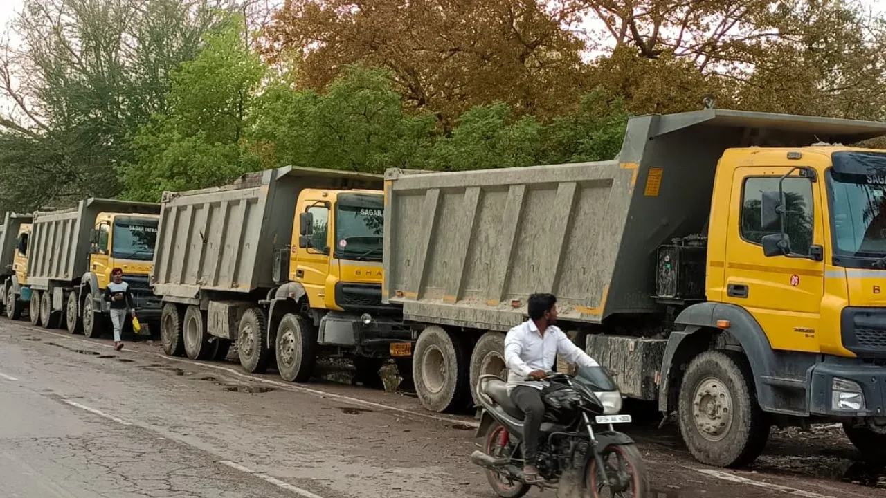 Unnao News: अवैध खनन में लिप्त डंपरों को पुलिस ने छोड़ा...कानूनगो ने अजगैन कोतवाली पुलिस के सुपुर्द किए थे