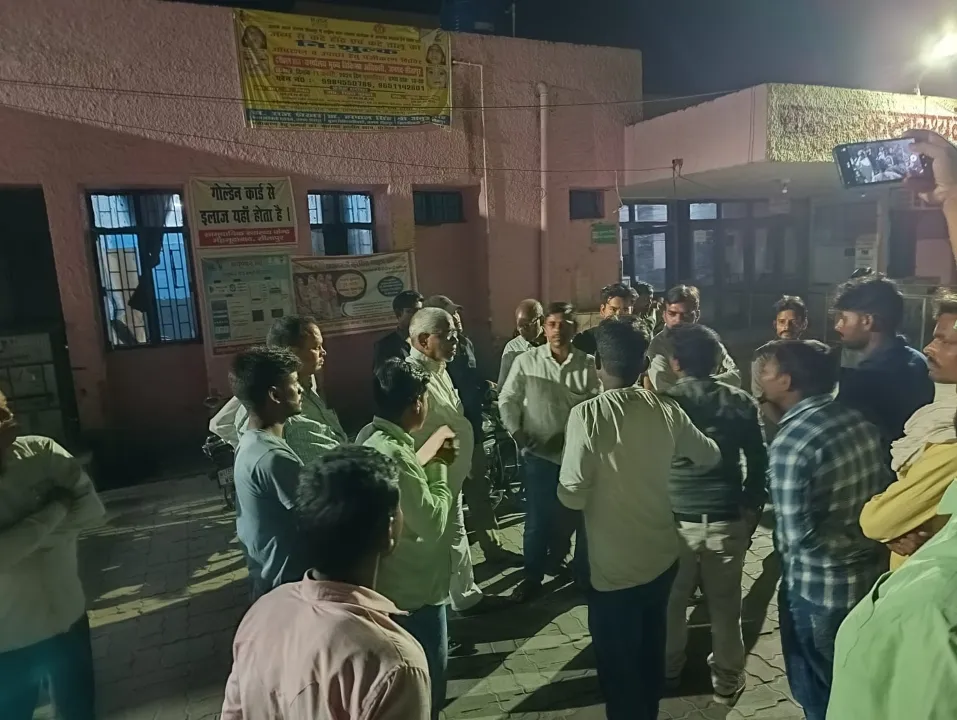 गौवंश की टक्कर से बाइक सवार की मौत, बाजार से वापस आते समय रास्ते में हुआ हादसा 