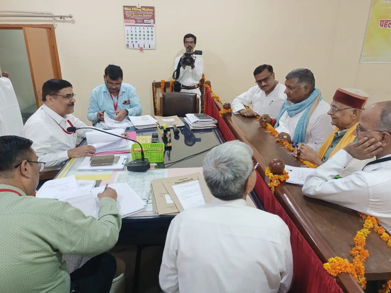 बदायूं: शुभ मुहूर्त में भाजपा प्रत्याशी ने दाखिल किया पर्चा, 18 अप्रैल को कराएंगे घोषित नामांकन