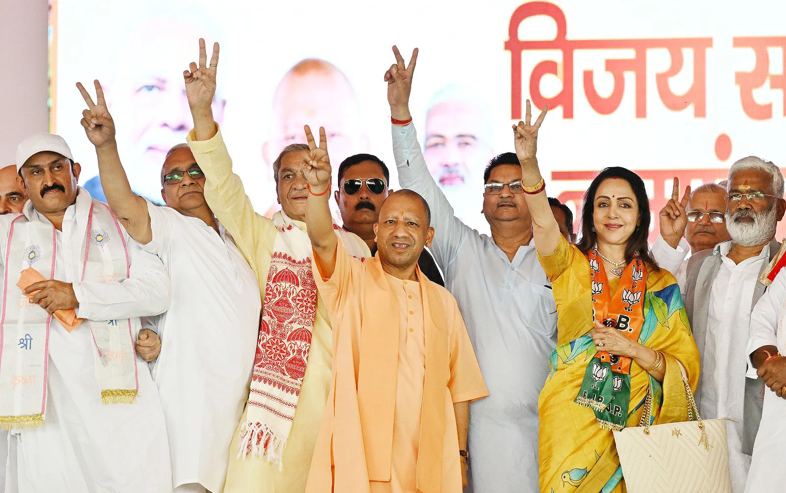 सुरजेवाला की टिप्पणी पर बोलीं हेमामालिनी, 'सिर्फ नाम वालों को ही निशाना बनाया जाता है' 