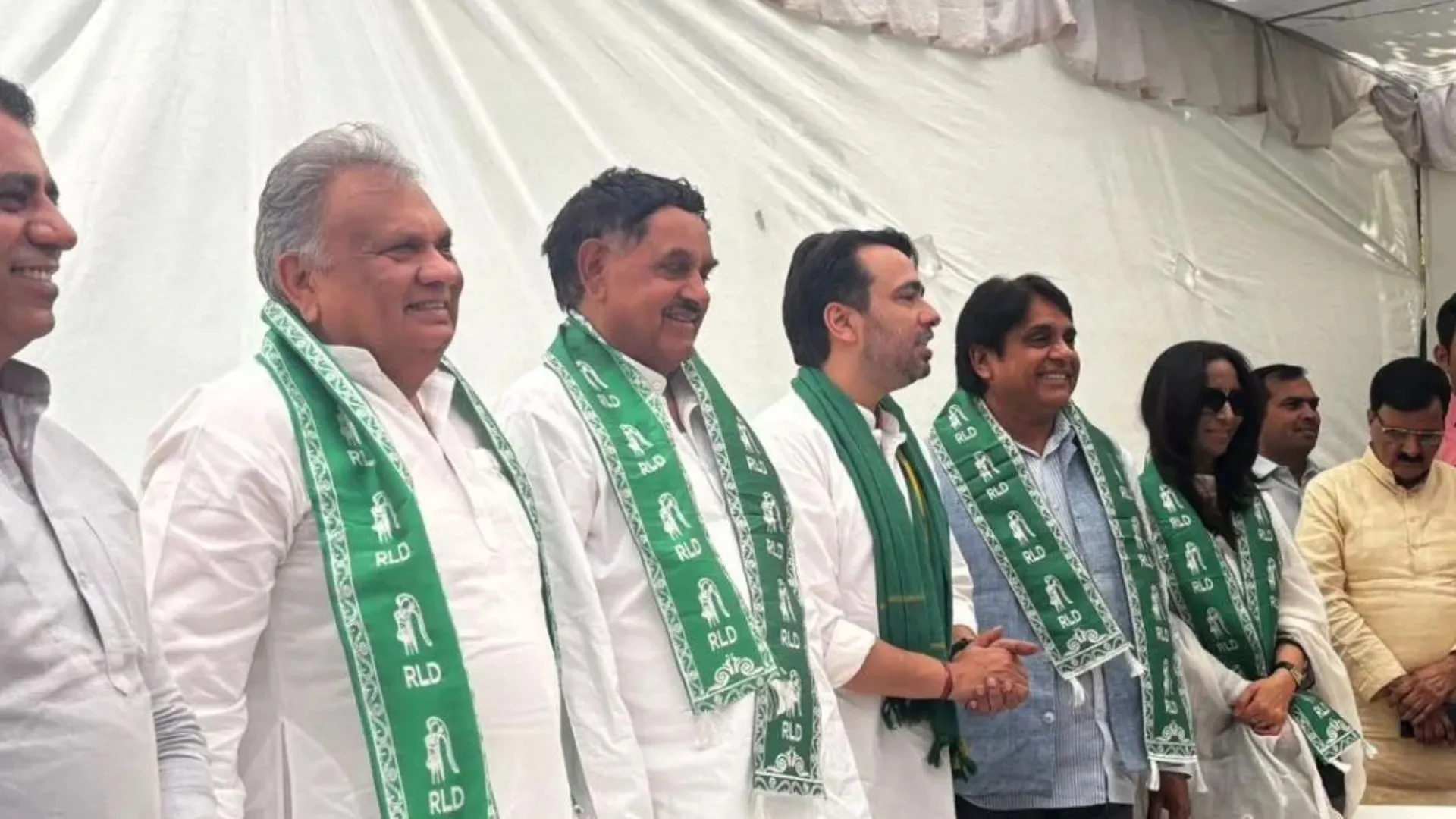 BSP छोड़ने के बाद मलूक नागर RLD में हुए शामिल, जयंत की मौजूदगी में थामा पार्टी का दामन 