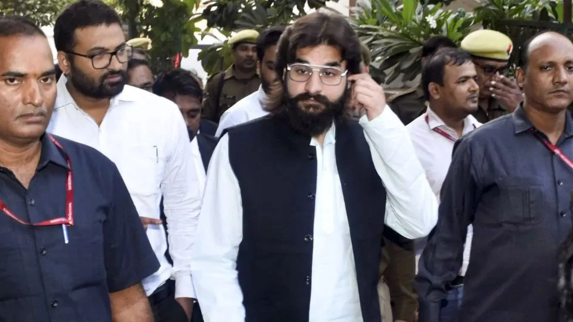 कासगंज: पिता के फातिहा समारोह में शामिल हो सकेंगे अब्बास, कड़ी सुरक्षा के बीच भेजा गया गाजीपुर 