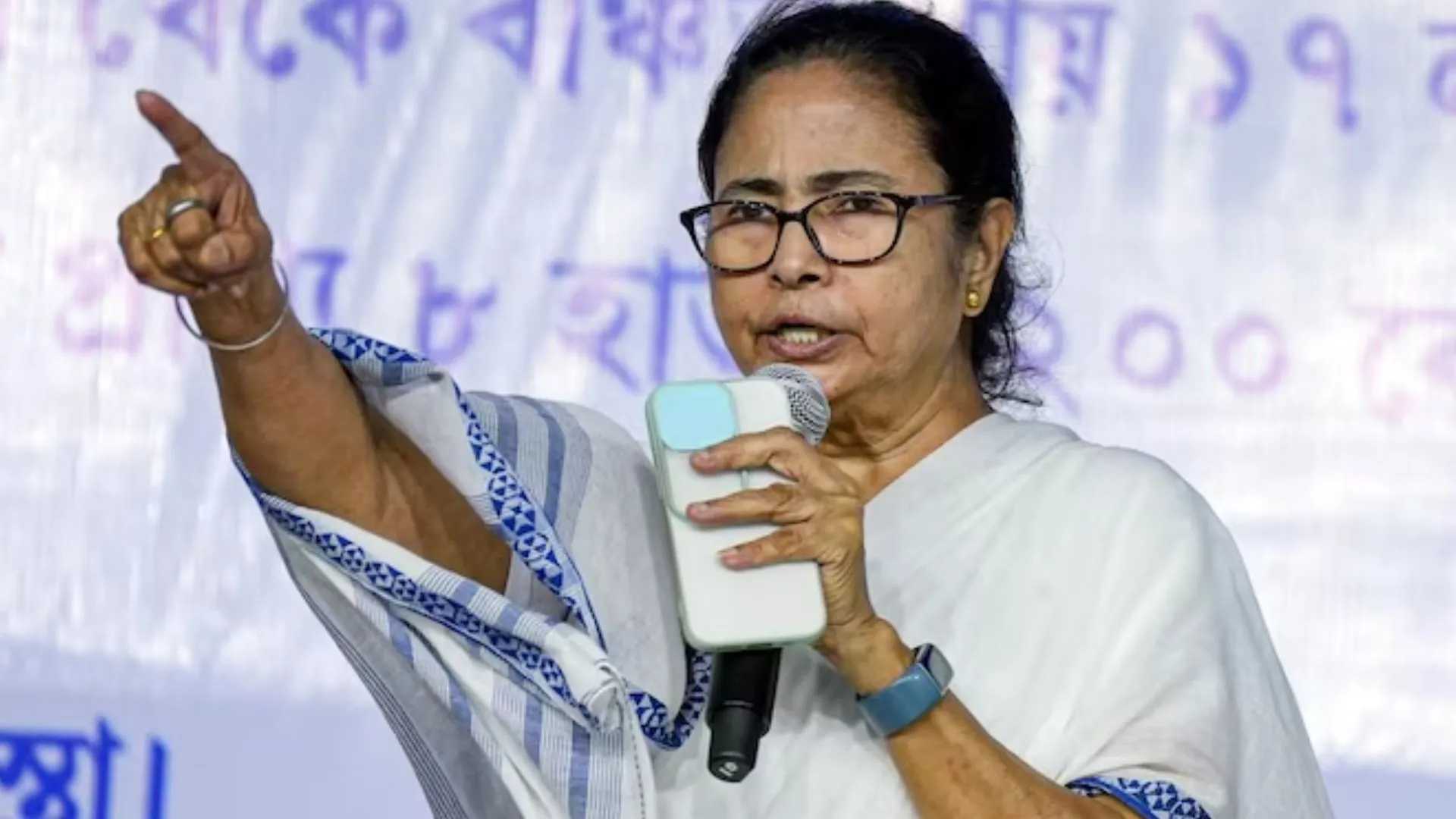 'भाजपा ने बंगाल में रामनवमी पर हिंसा भड़काई', ममता बनर्जी का आरोप