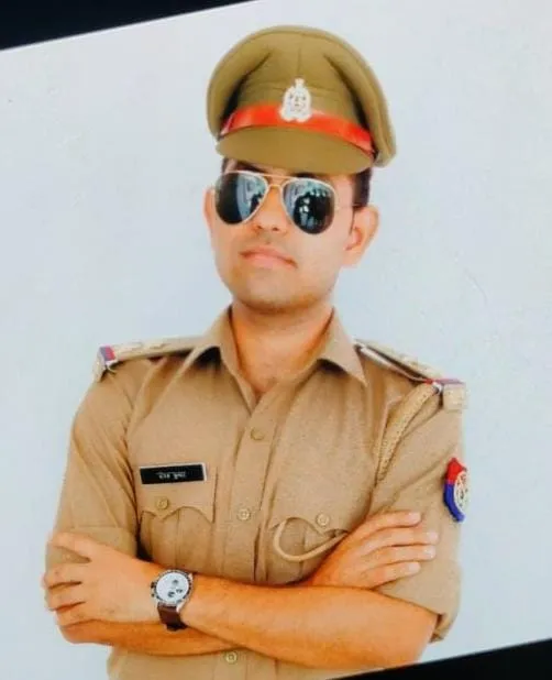 Farrukhabad: शादी का झांसा देकर महिला सिपाही संग मनाता रहा रंगरेलियां; चौकी इंचार्ज पर रिपोर्ट दर्ज