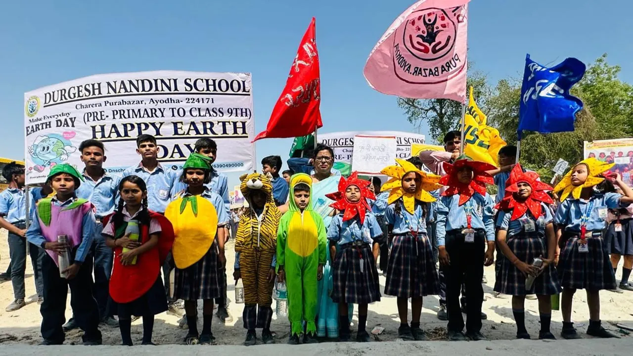 अयोध्या:बच्चों ने पृथ्वी बचाओ-भविष्य बनाओ जागरूकता रैली निकाली 