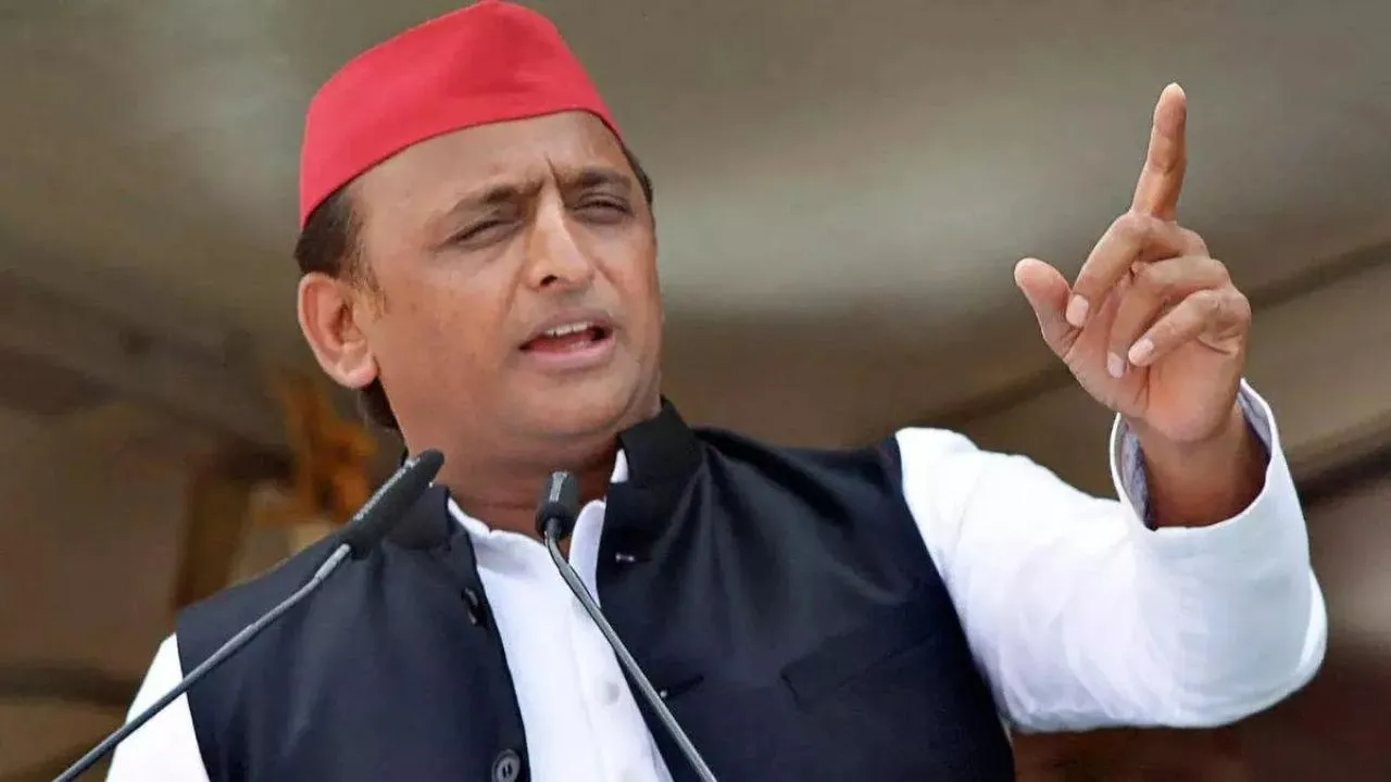 Kannauj: अखिलेश का BJP पर वार: कहा- 'भाजपा के लोगों ने पहले जुमला दिया अब दे रहे गारंटी की घण्टी...' 