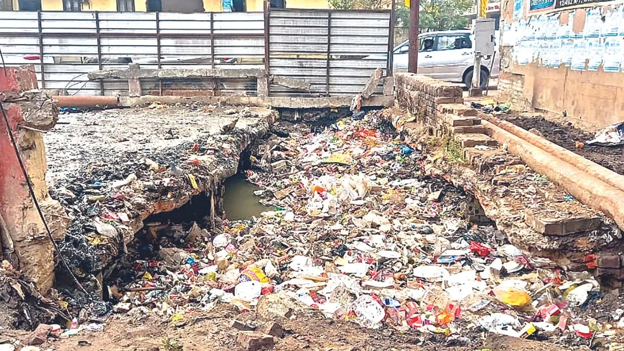 Kanpur: नोडल अफसर करेंगे नाला सफाई की मॉनीटरिंग...वर्षा ऋतु के लिए अलग से बनाया जाएगा कंट्रोल रूम, नंबर होंगे जारी