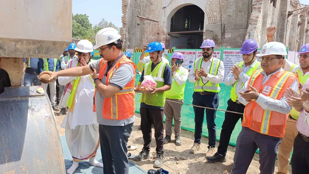 Kanpur: मेट्रो कॉरिडोर एक और दो को जोड़ेगा रावतपुर स्टेशन; बाउंड्रीवाल के लिये खुदाई कार्य शुरू