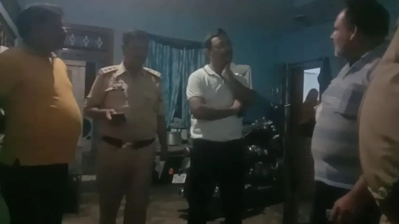 Unnao Crime: बदमाशों ने घर में घुसकर की लूटपाट...गोलियां की तड़तड़ाहट से गूंज उठा इलाका, गोली लगने से गृहस्वामी घायल