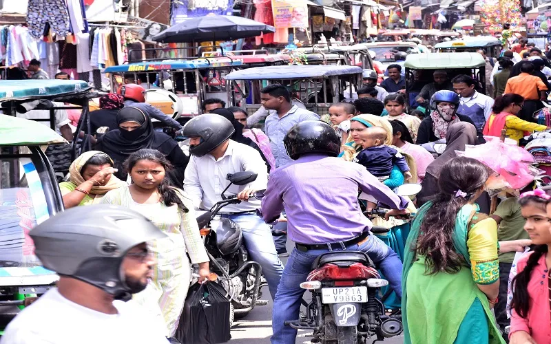 मुरादाबाद : पुलिस की तैनाती के बाद भी चौराहों पर लग रहा जाम, ई-रिक्शा चालकों की मनमानी भारी