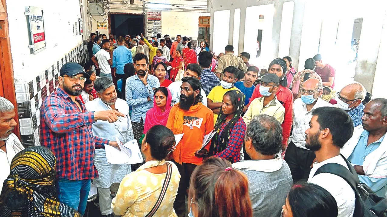 Kanpur News: मौसम में बदलाव के कारण हो रहा वायरस...गले से पेट तक दिक्कत, हैलट अस्पताल में रोगियों की भीड़