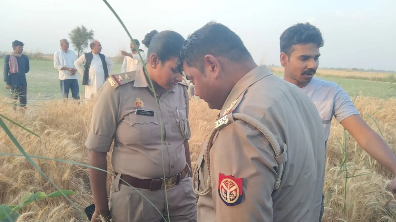 Farrukhabad News: बाघ के खूनी पंजो के निशान देख रात भर खाक छानती रही पुलिस...किसान में भय का माहौल