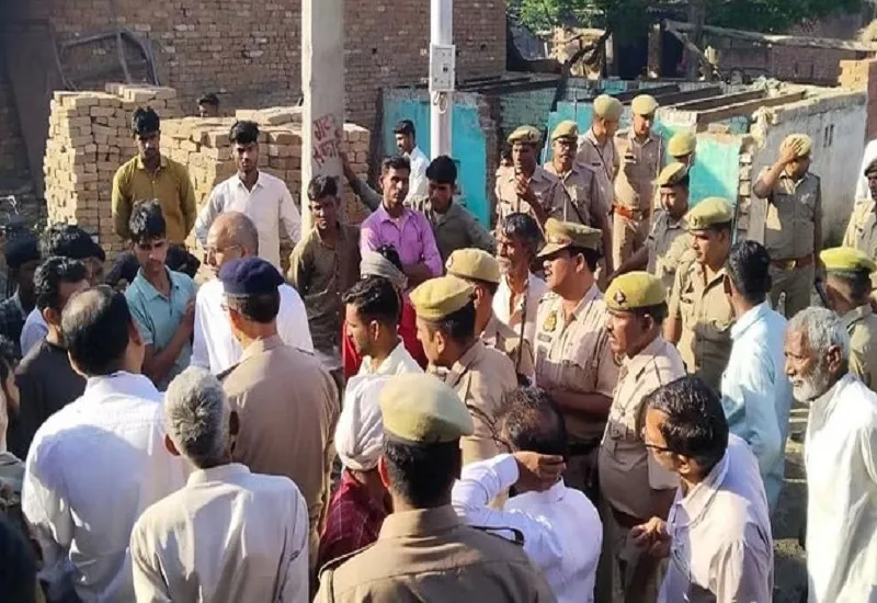 Lok Sabha Election 2024 : अमरोहा के इस गांव में ग्रामीणों ने प्रदर्शन कर किया मतदान का बहिष्कार, जानिए पूरा मामला 