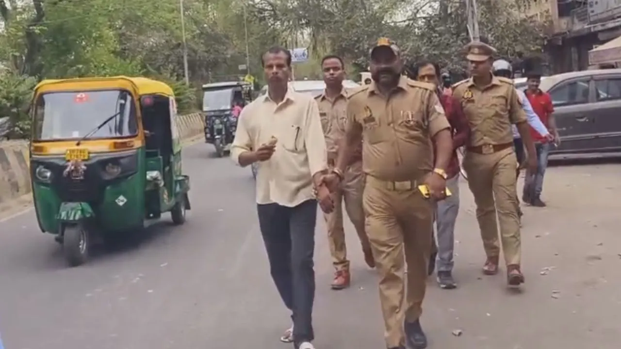 Kanpur: RBI से 2 हजार की पुरानी करेंसी बदलने का खेल...पुलिस ने रिजर्व बैंक के बाहर से कई लोगों को पकड़ा