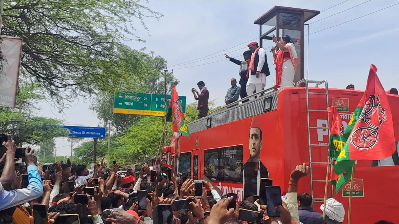 कानपुर देहात में सपा के राष्ट्रीय अध्यक्ष अखिलेश यादव ने कसे तंज...बोले- भाजपा सरकार ने माफियाओं के लिए एक वेयर हाउस बनवाया