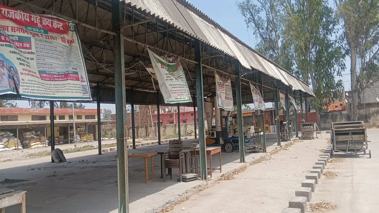 गोंडा: रेलवे रैक से बाहर नहीं जाएगा गेहूं, प्रशासन ने लगाई रोक, जानिए क्यों लेना पड़ा निर्णय? 