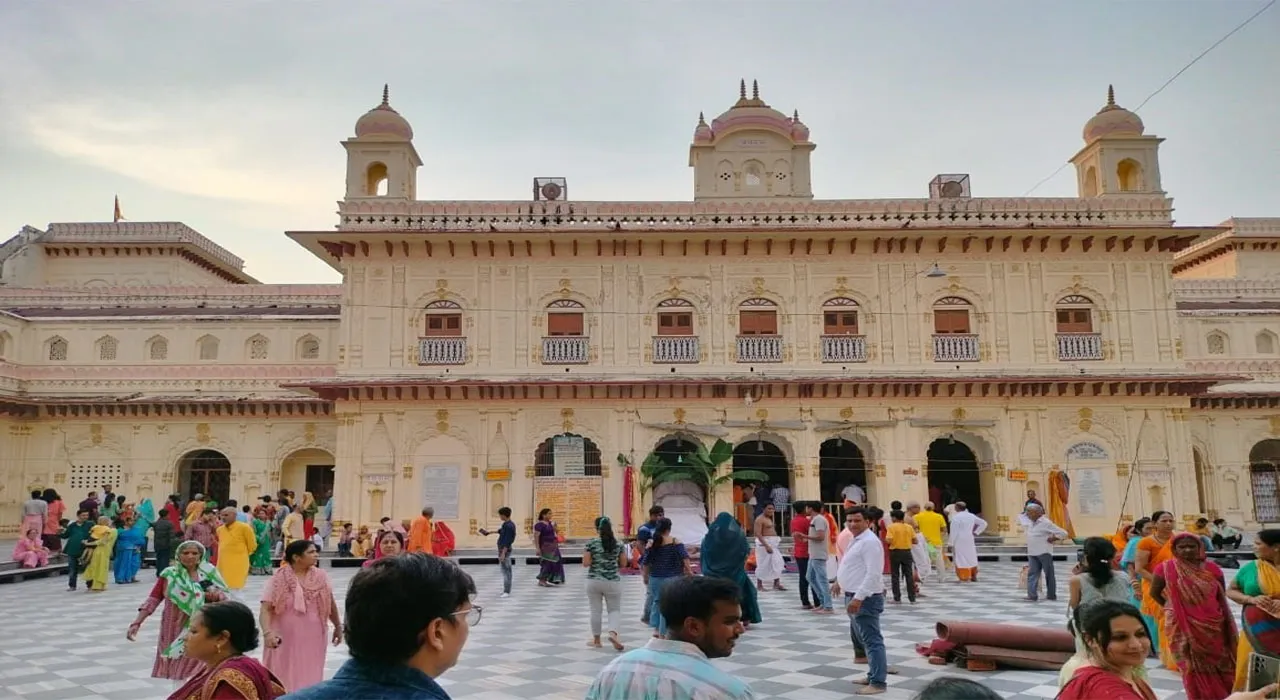 अयोध्या: 20 क्विंटल फूलों से सजेगा कनक भवन, कनक बिहारी सरकार का होगा विशेष श्रृंगार, जानिए क्यों हो रही भव्य तैयारी?