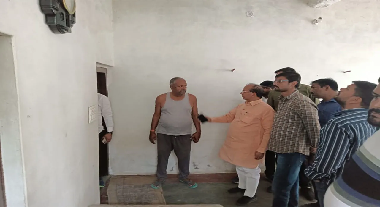 सुलतानपुर: सहंगिया में एक रात में पांच घरों में चोरी, ग्रामीण जुटे तो फायर कर भागे चोर