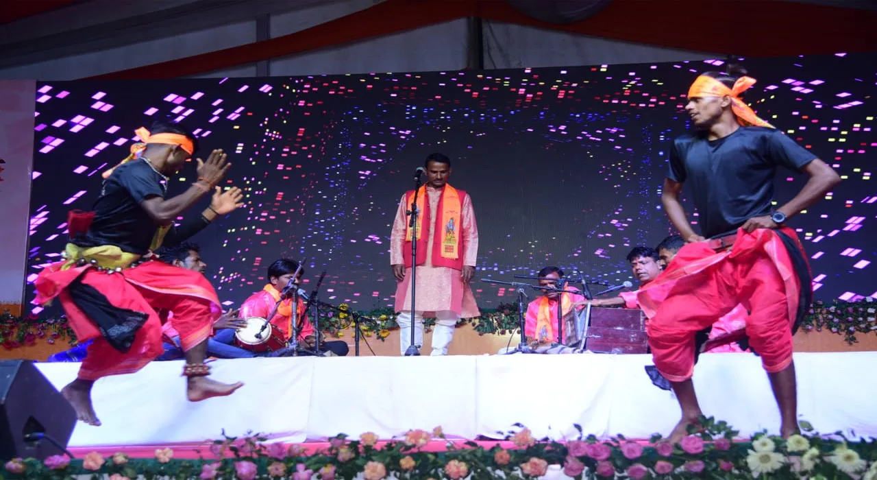 अयोध्या: मुझ पर इतनी कृपा विधाता रहे, नाम राम का होठों पर आता रहे... भोजपुरी और अवधी लोकगीतों से महका तुलसी उद्यान