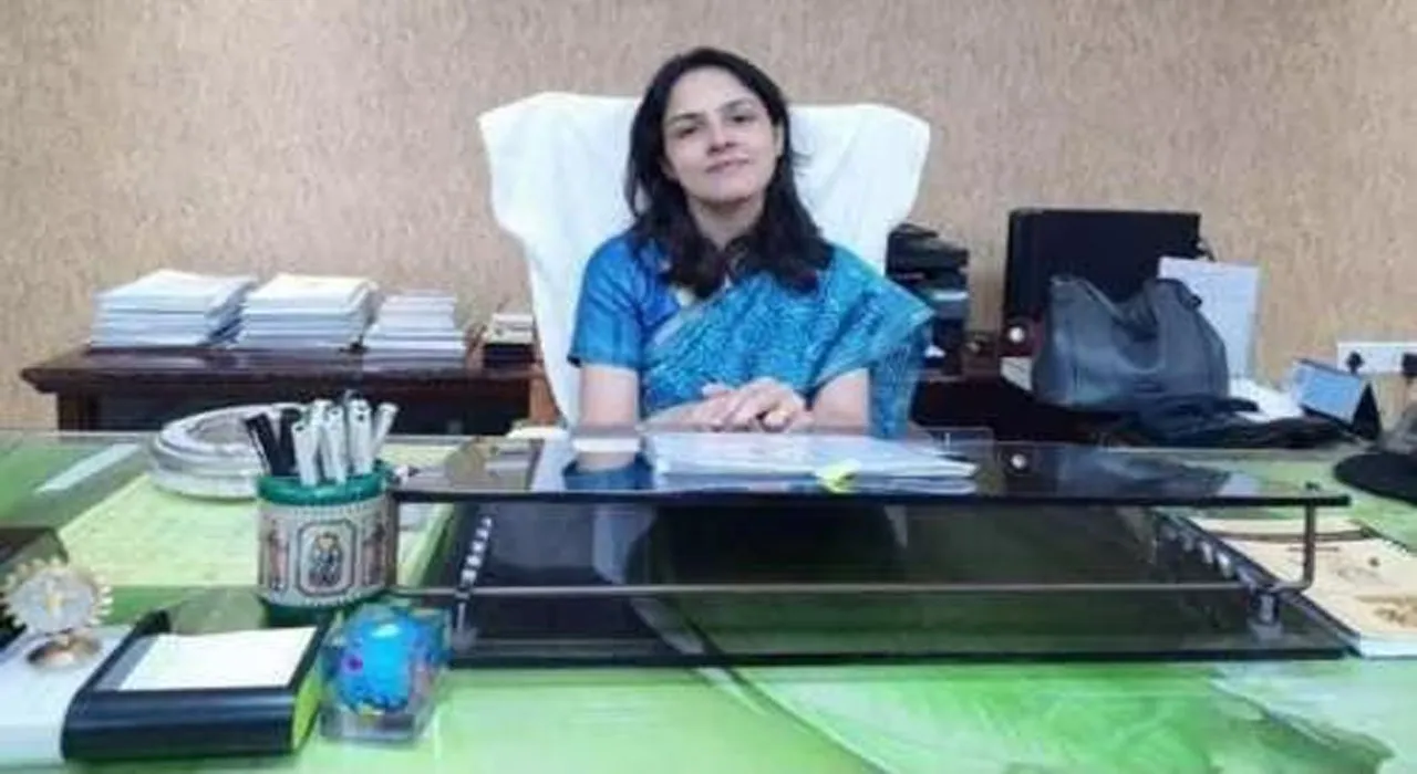 लखनऊ: फुटपाथ पर हो गए अवैध पक्के निर्माण, सोता रहा नगर निगम, मंडलायुक्त सख्त