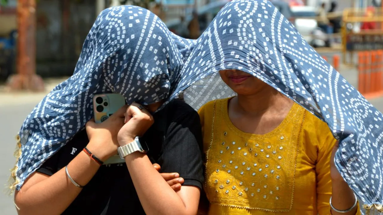 Kanpur Weather News: मौसम में तपिश, तेज हवाओं से लू का एहसास, स्कूलों का भी बदला समय...