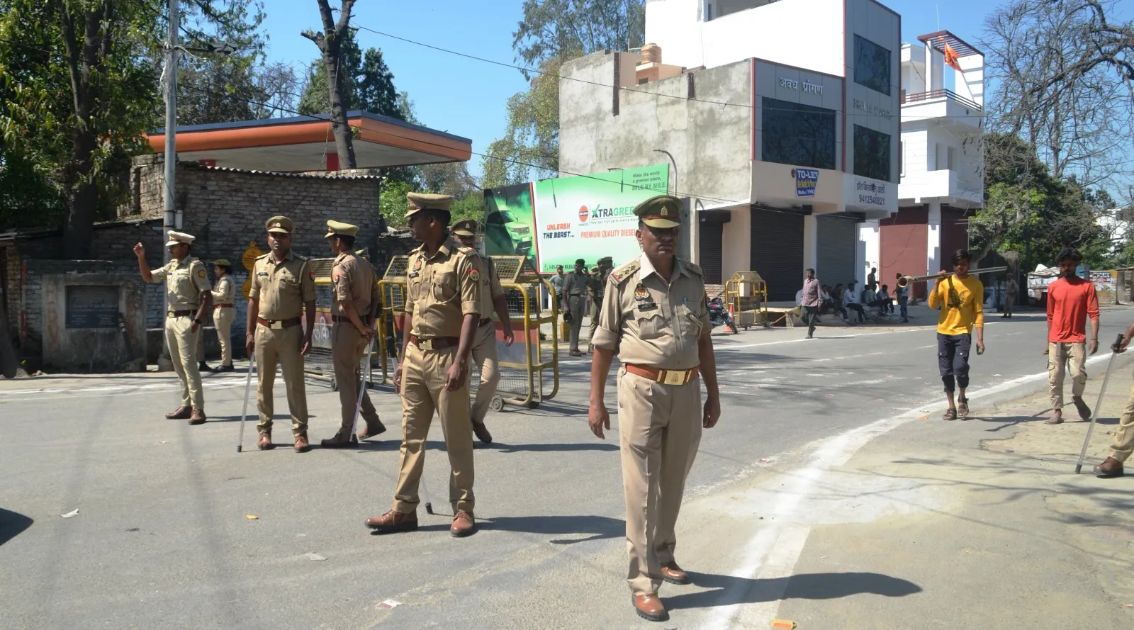 पीलीभीत: मुख्यमंत्री के आगमन पर सुरक्षा के किलेबंद इंतजाम, राहगीर हो गए परेशान, मरीज भी लौटाए गए...