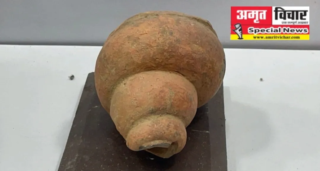 Bareilly News: गुप्तकालीन 'मिट्टी का शंख' आपको सोचने पर कर देगा मजबूर, आखिर क्यों बनाया गया होगा इसे?   