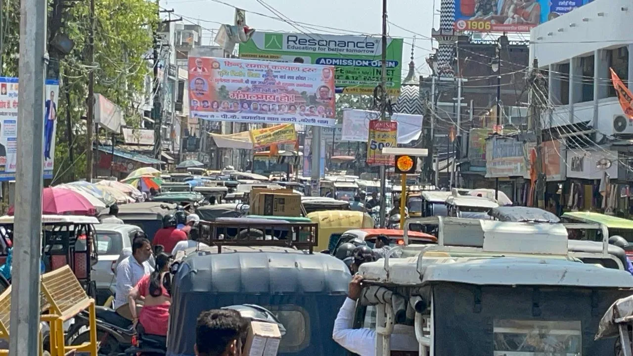 बरेली: जाम का नया पॉइंट बना कोतवाली के सामने महादेव पुल, लोगों को नहीं मिली राहत