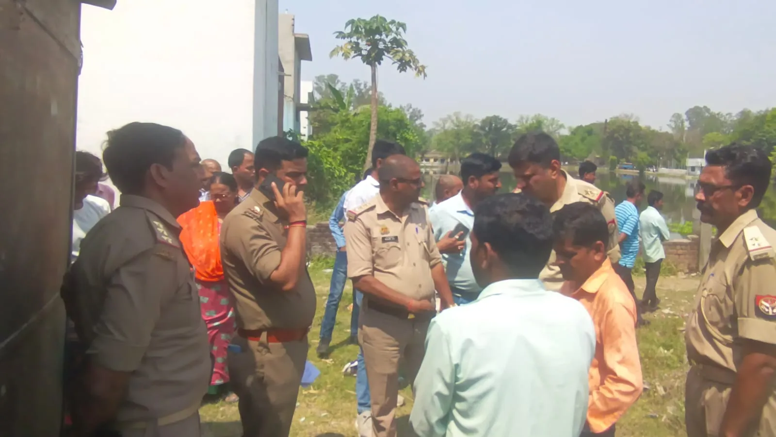 पीलीभीत: लापता छात्रा का तालाब में उतराता मिला शव, परिजन बोले- मिल रही थीं धमकियां...हत्या की जताई आशंका 