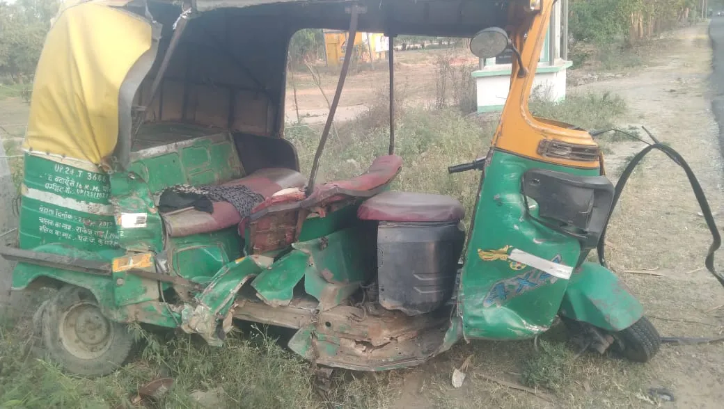 बदायूं: आमने-सामने कार और टेंपो की जोरदार भिड़ंत, महिला की मौत, 9 घायल