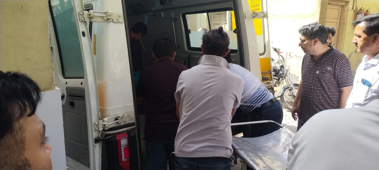 नैनीताल: रामगढ़ सामुदायिक स्वास्थ्य केंद्र के चिकित्साधिकारी की कार खाई में गिरी, मौत