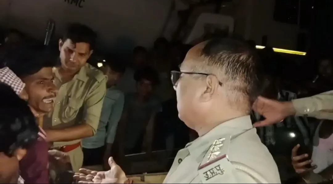 कासगंज: ट्रक से कुचलकर दो वर्षीय मासूम की मौत, परिजनों ने लगाया जाम  