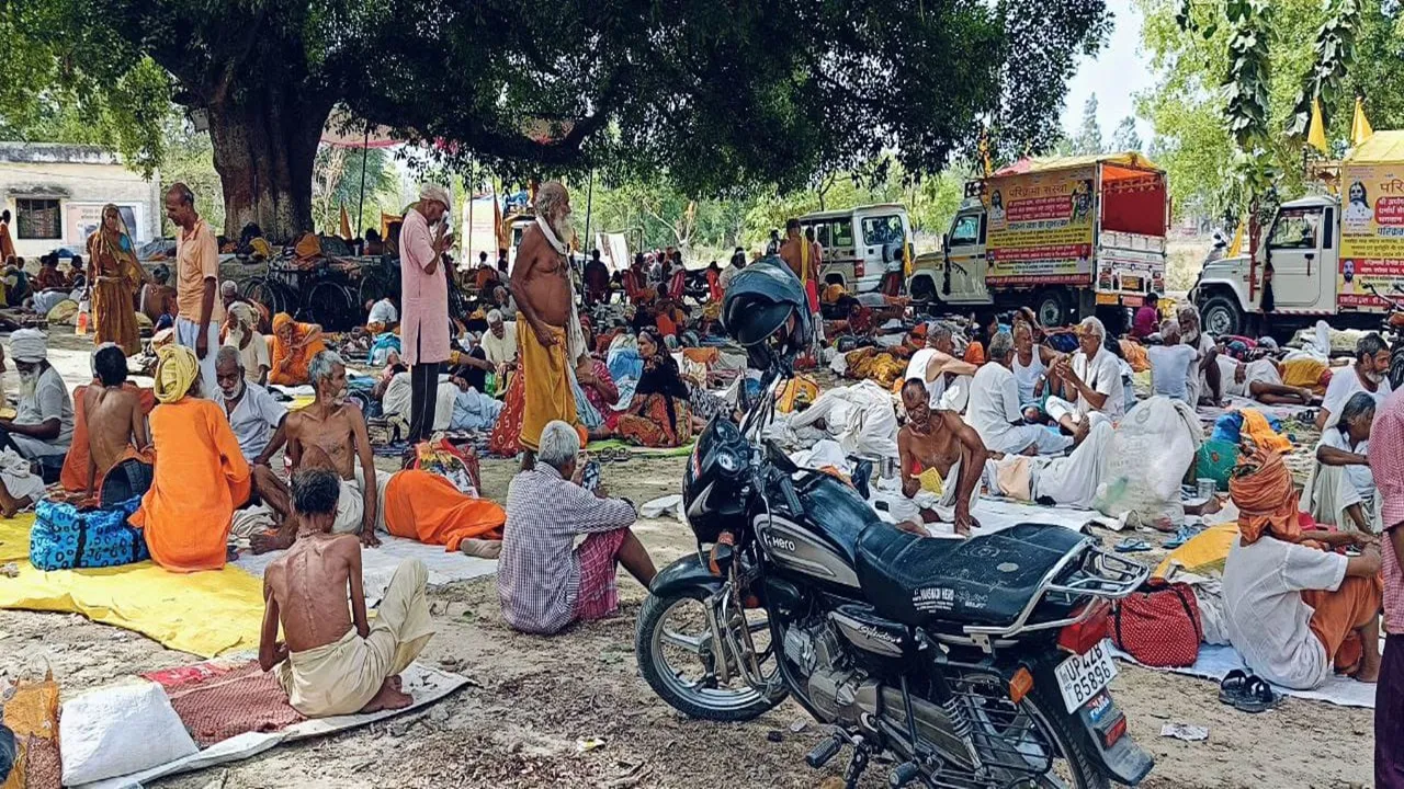 अयोध्या: छठे पड़ाव पर रामपुर भगन पहुंची 84 कोसी परिक्रमा यात्रा 