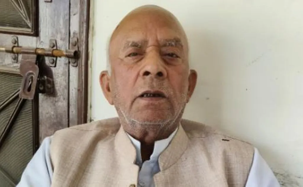 Bareilly News: करोड़पति छोटेलाल पर गबन और धोखाधड़ी के केस, चोरी का मामला भी शामिल 