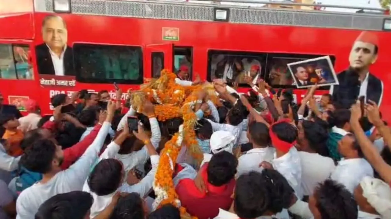 Auraiya: अखिलेश बोले- 'भाजपा शासन में बढ़ा पुलिस का अन्याय...युवा व नौजवान भटक रहे नौकरी के लिए' 
