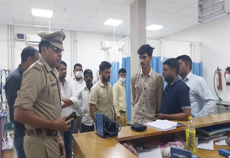 संभल : अस्पताल में प्रसव के बाद महिला की मौत, परिजनों ने लापरवाही का आरोप लगाकर किया हंगामा 