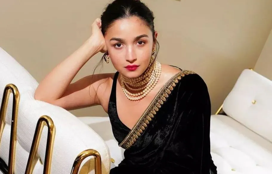 गुरिंदर चड्ढा की फिल्म में काम करेंगी Alia Bhatt, प्रिंसेस का किरदार निभाते हुए आएंगी नजर 