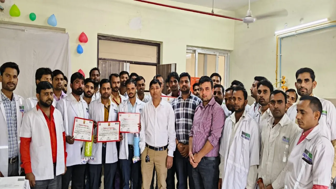  ईएमटी दिवस : 108 और 102 एम्‍बुलेंसों में कार्यरत ईएमटी को किया गया सम्‍मानित  